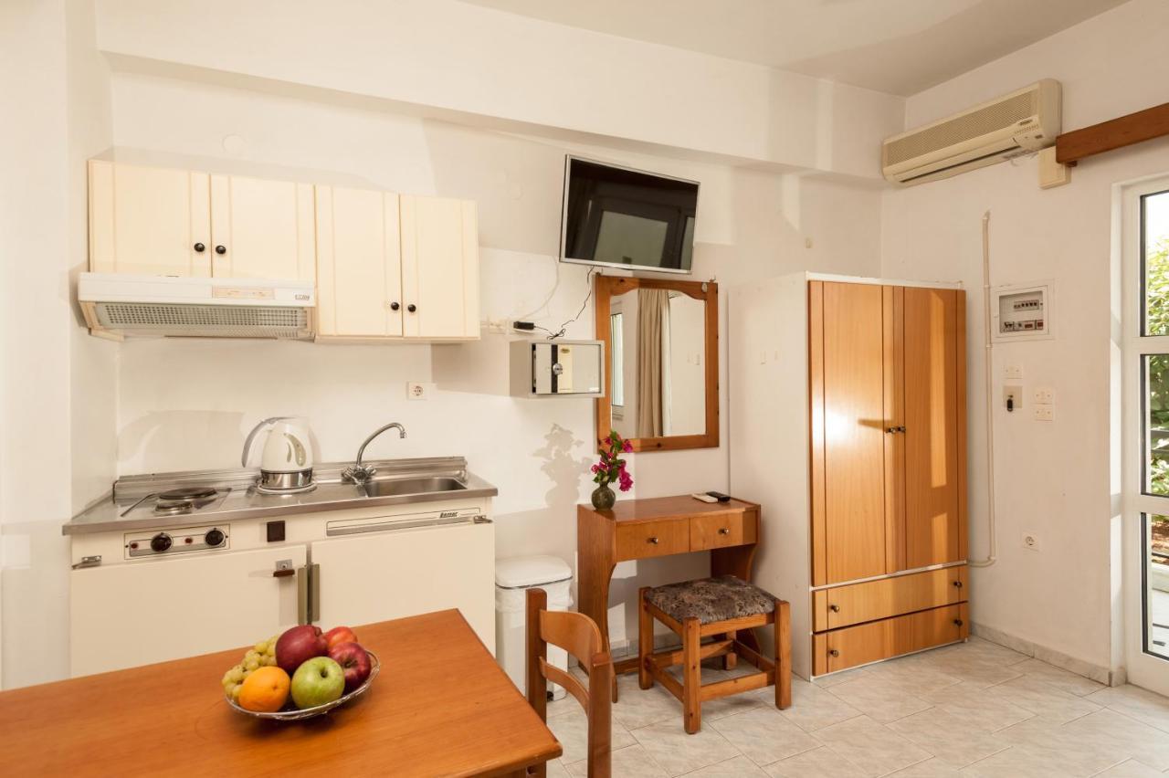 Niriis Hotel Като-Дарацо Екстер'єр фото