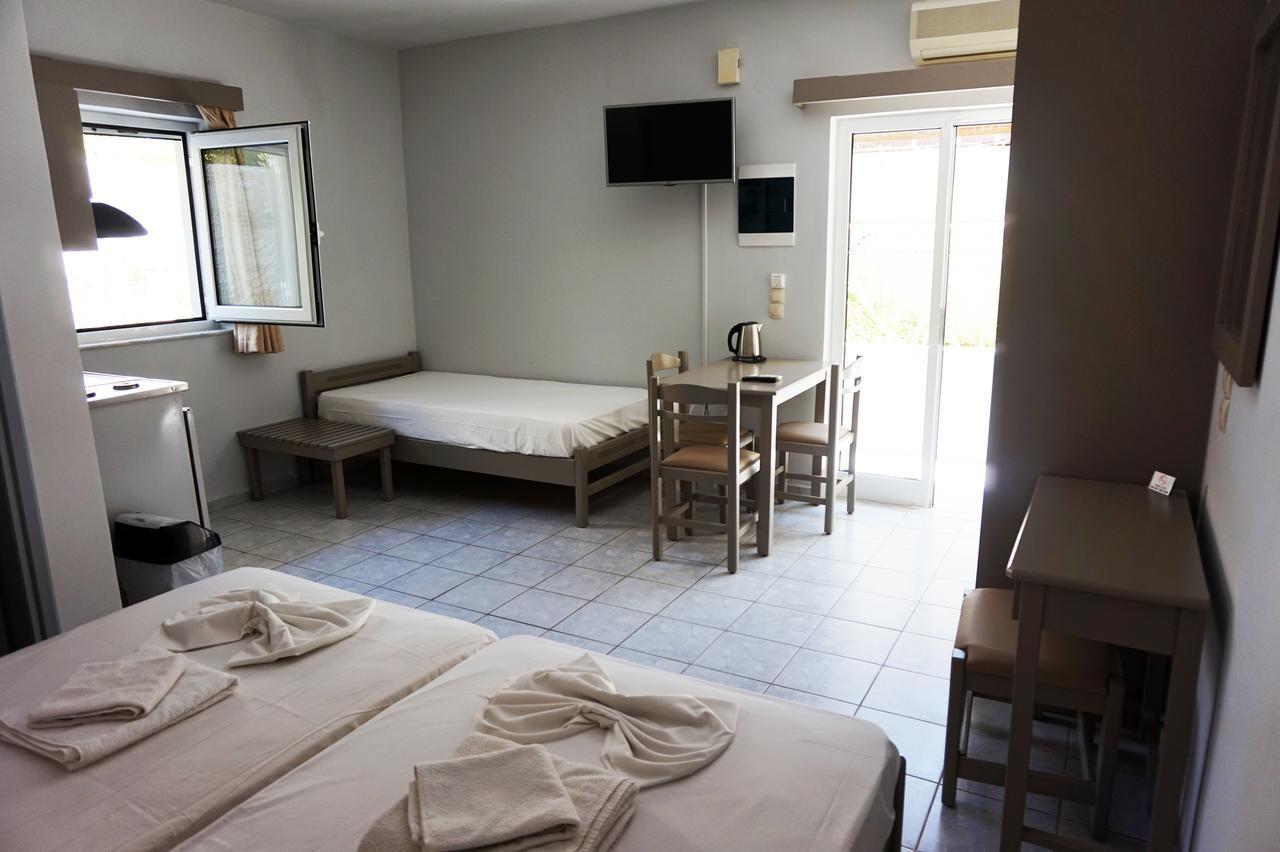 Niriis Hotel Като-Дарацо Екстер'єр фото