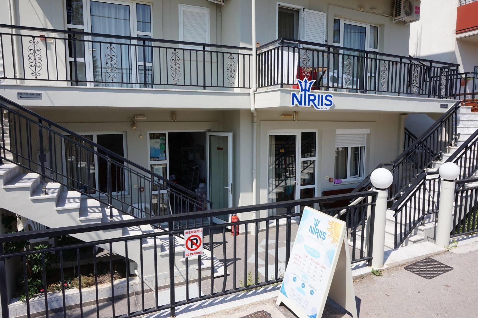 Niriis Hotel Като-Дарацо Екстер'єр фото